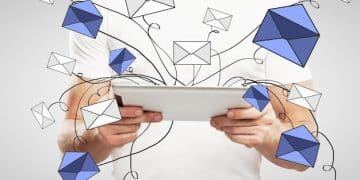 AI-Enhanced Marketing: Personalizing Experiences & Boosting Conversions in US Brands - Cover Image